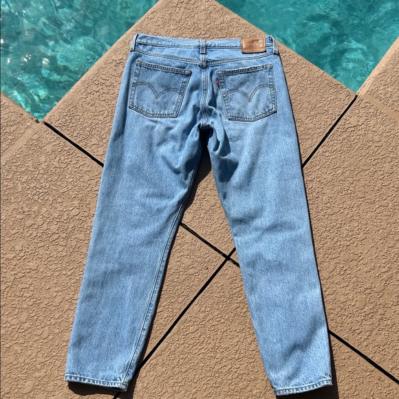 Levi’s 501 Wedgie Straight Leg Distressed Jeans Sz 28 - Picture 9 of 12